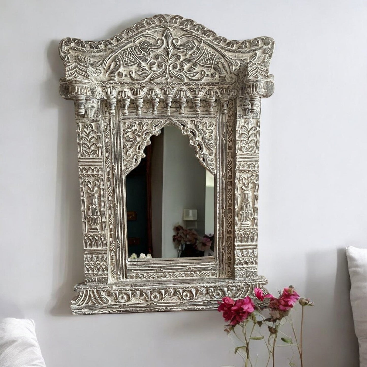 Hand-carved single Jharokha wall mirror with intricate Indian wooden frame, perfect for farmhouse-style decor in living rooms, bedrooms, or bathrooms. Hand Carved Single Jharokha Wall Mirror – Large Wooden Wall Mirror for Living Room, Bedroom, or Bathroom – Vintage Indian Farmhouse Decor