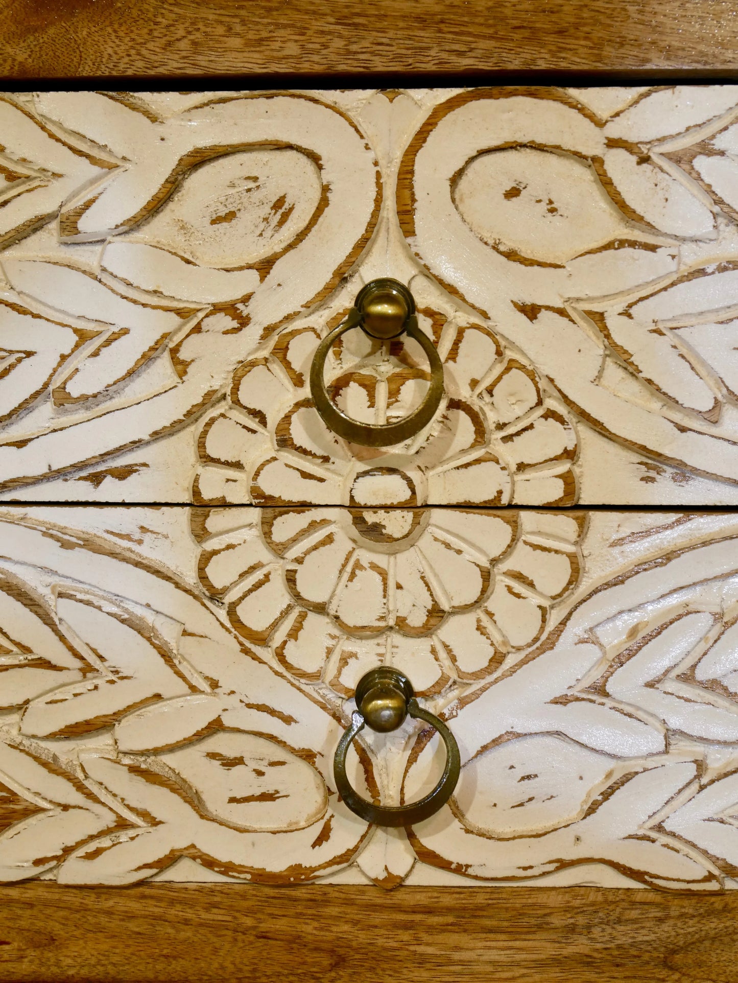 side tables for living room,
white console table,
living room table,
living room,
vintage furniture,
wood console table,
small tv stand,
tv console cabinet,
rattan console table,
living room table,
tv table stand,