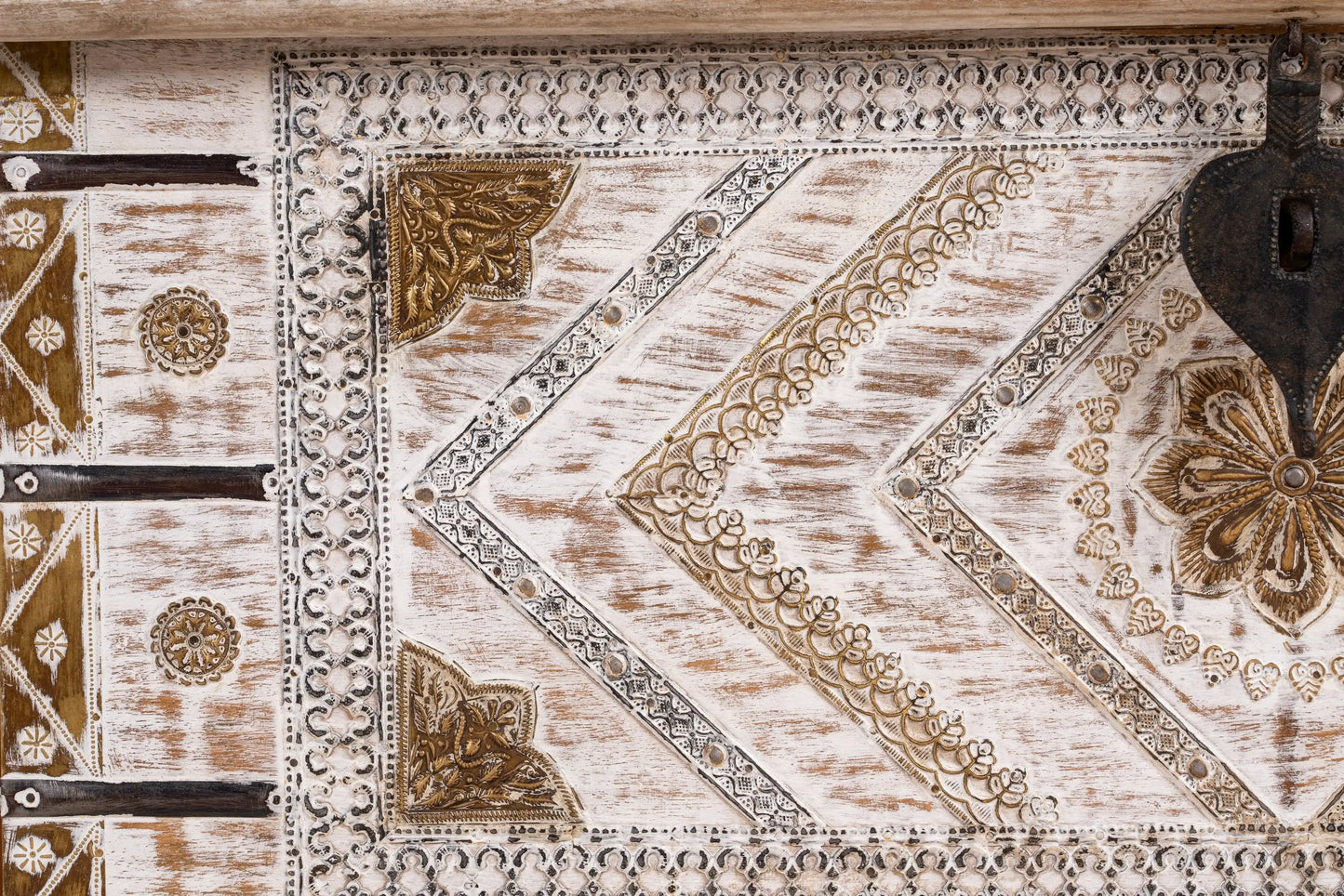 trunk box,
metal storage trunk,
trunk furniture,
trunk storage box,
chest storage box,
vintage storage trunk,
clothes trunk,
wooden trunk box,
small trunk box,
storage trunk furniture,