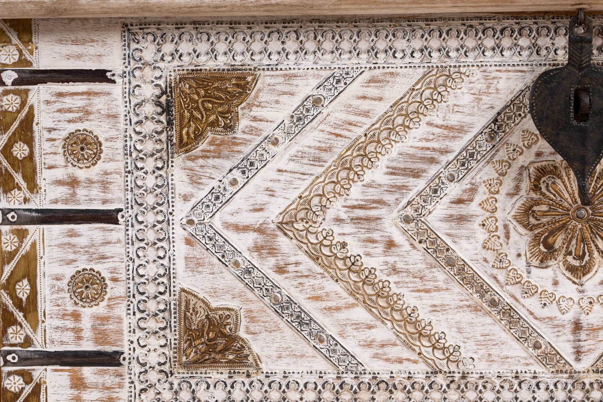 trunk box,
metal storage trunk,
trunk furniture,
trunk storage box,
chest storage box,
vintage storage trunk,
clothes trunk,
wooden trunk box,
small trunk box,
storage trunk furniture,