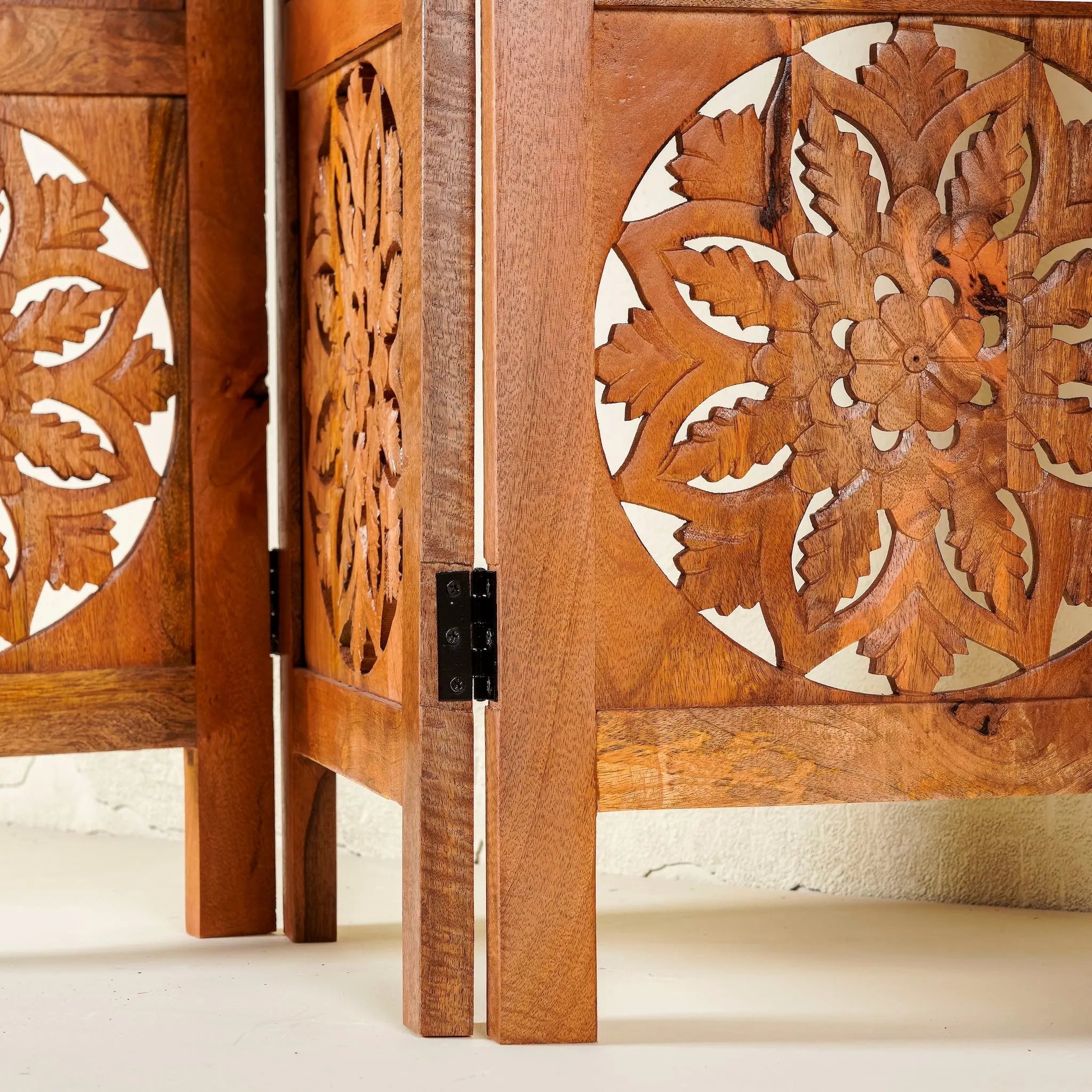 Aarunya Carved Wooden Room Divider - DOBRI ARTS AU