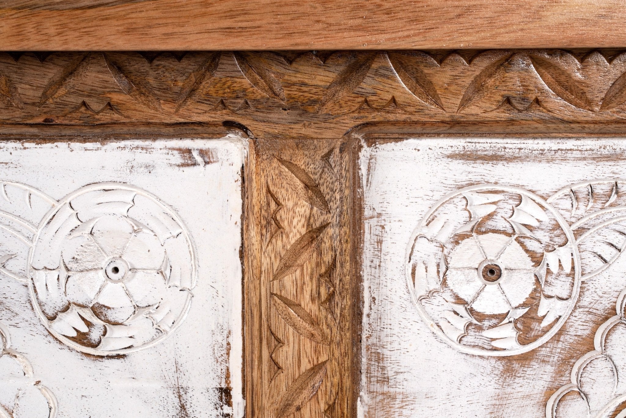 Carved Arch Grid Display Sideboard with Whitewashed Accents - DOBRI ARTS AU