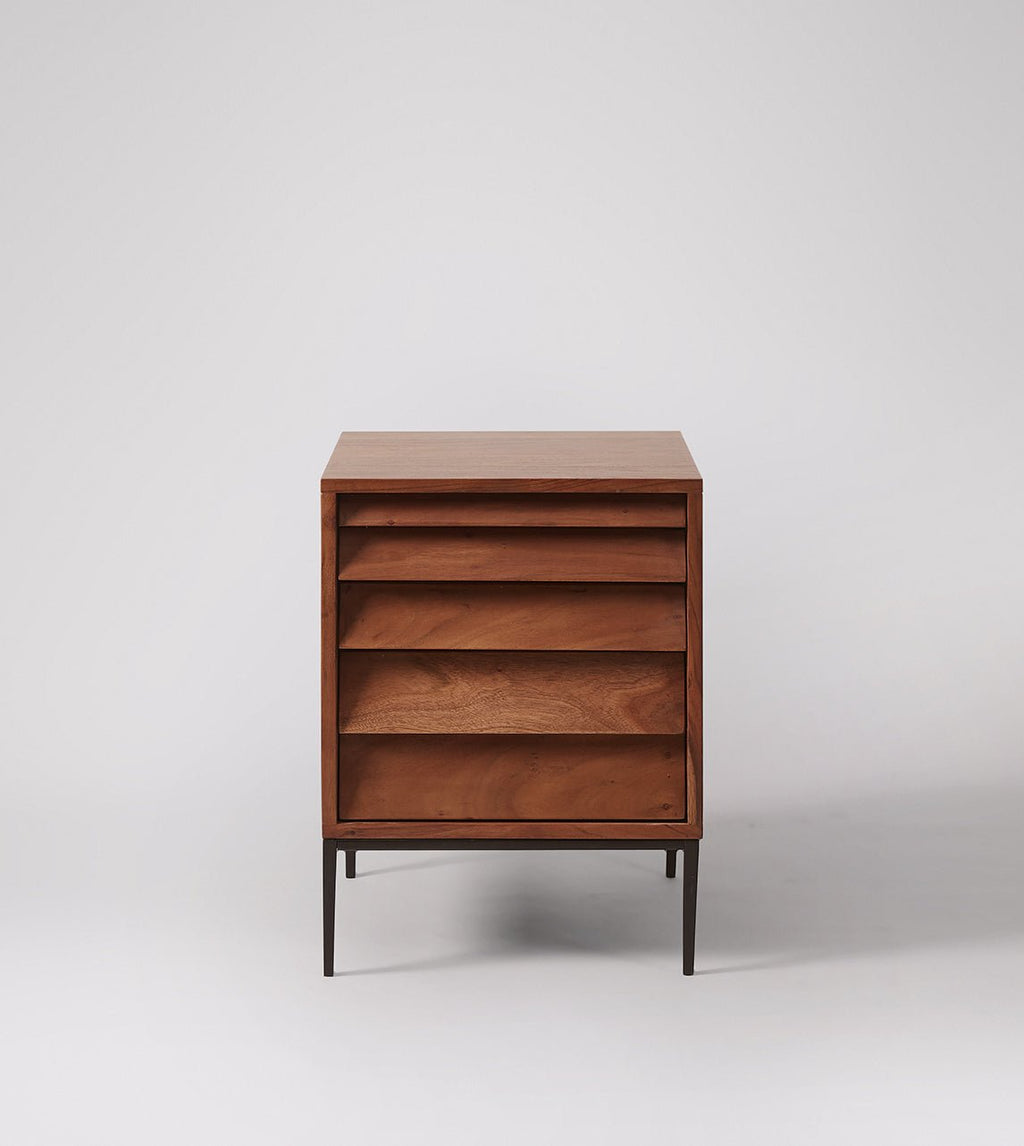 Elvara Acacia Wood Bedside Table – Tall 5-Drawer Nightstand with Iron Legs, Mid Century Storage Cabinet in Universal Teak - DOBRI ARTS AU