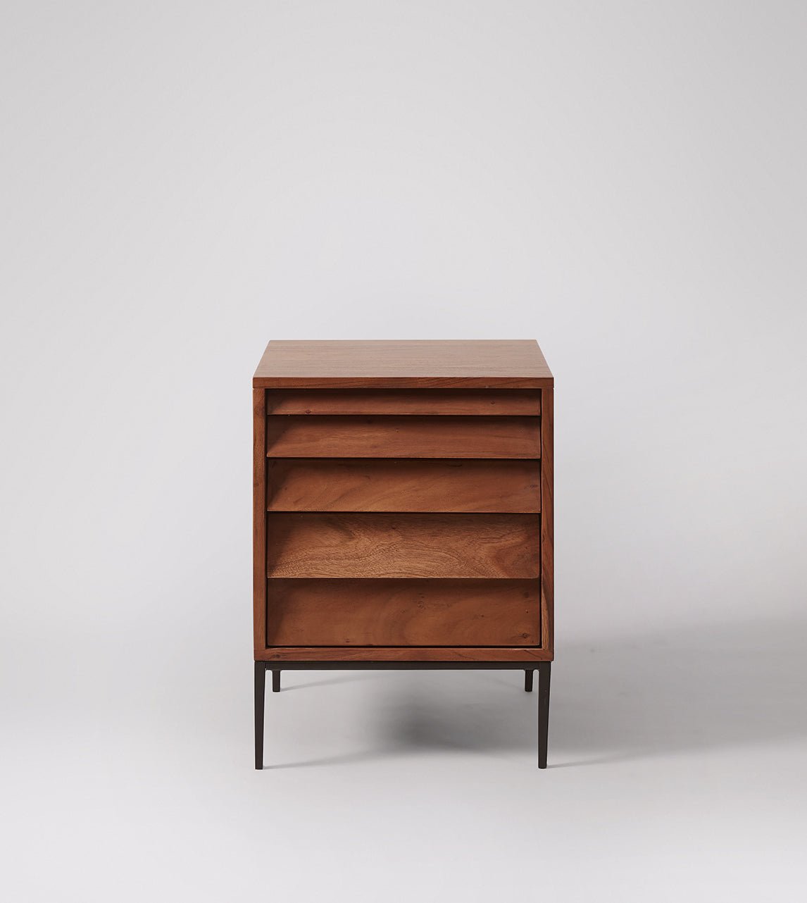 Elvara Acacia Wood Bedside Table – Tall 5-Drawer Nightstand with Iron Legs, Mid Century Storage Cabinet in Universal Teak - DOBRI ARTS AU