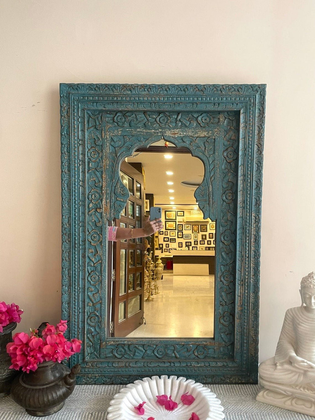 Hand-Carved Grey Wash Wooden Arch Mirror with Floral Border - DOBRI ARTS AU