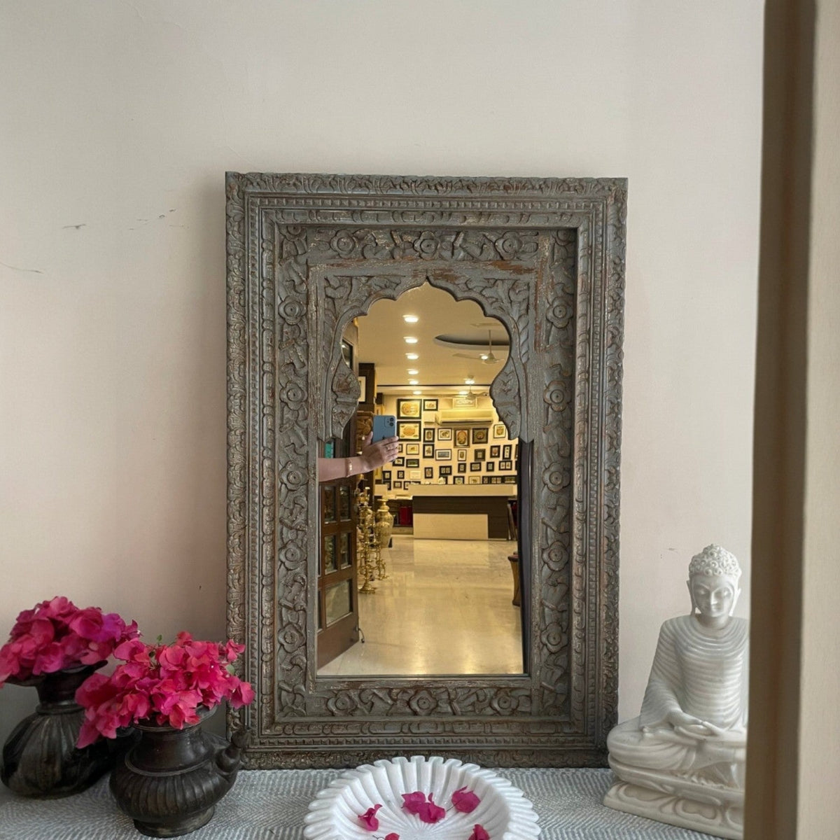 Hand-Carved Grey Wash Wooden Arch Mirror with Floral Border - DOBRI ARTS AU