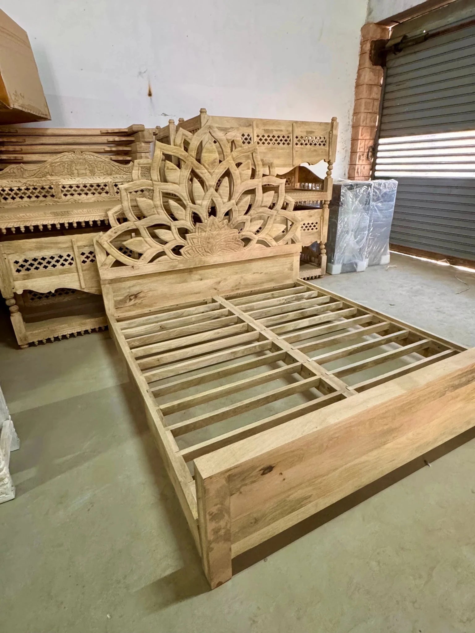 Lotus Hand-Carved Mango Wood Bed (King Size) - DOBRI ARTS AU