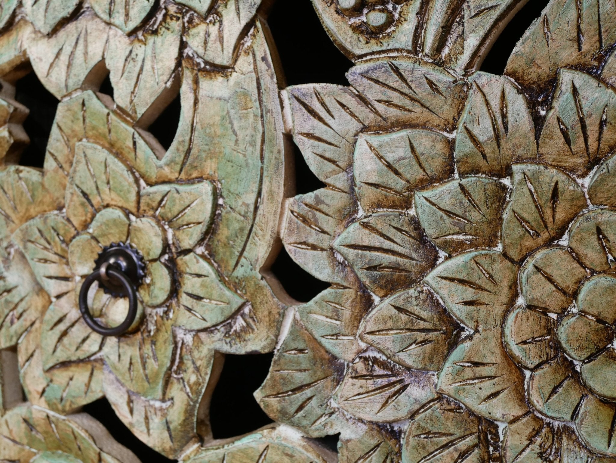 Magic Hand-Carved Floral Mango Wood TV Lowboard - DOBRI ARTS AU