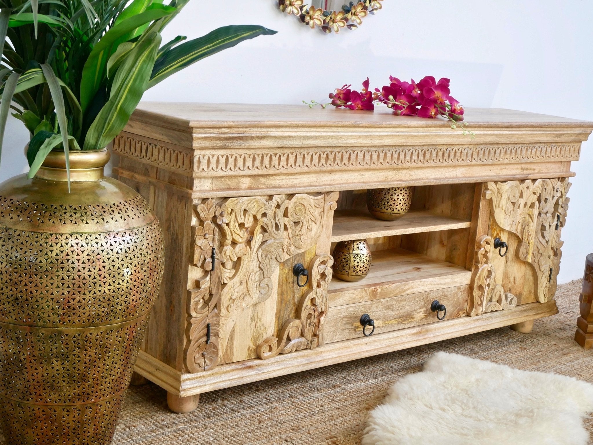 Raichur Natural Hand-Carved Mango Wood TV Lowboard - DOBRI ARTS AU