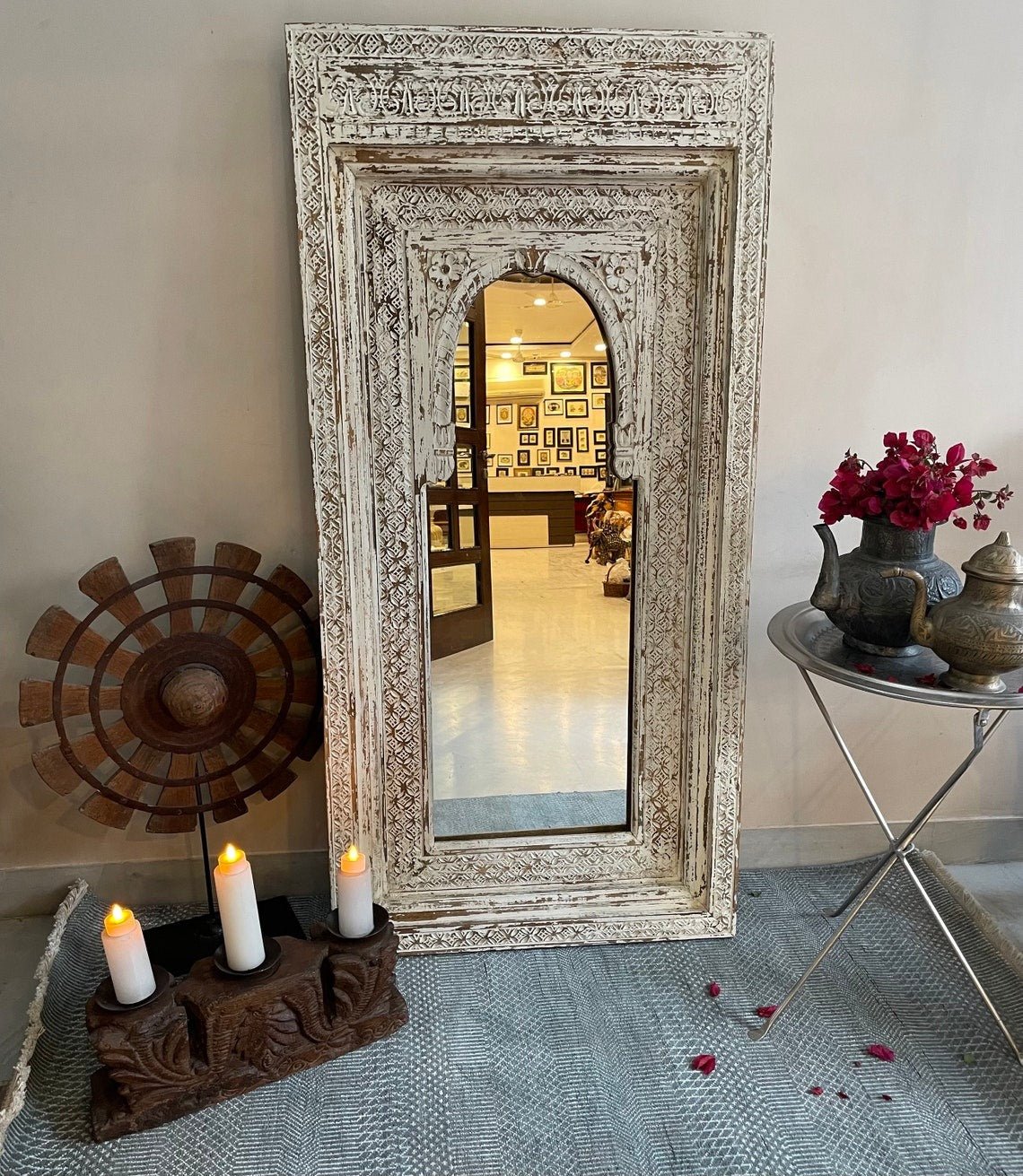 Vintage Wood Mirror: A Distinctive Accent for Your Wall DecorHand-Carved Distressed White Arch Wooden Floor Mirror with Heritage Motifs - DOBRI ARTS AU